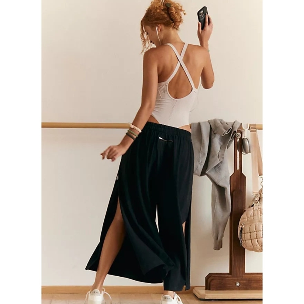 NWOT Free People Movement Hot Shot Wide Leg Pants, Medium In Washed Black - Picture 2 of 7